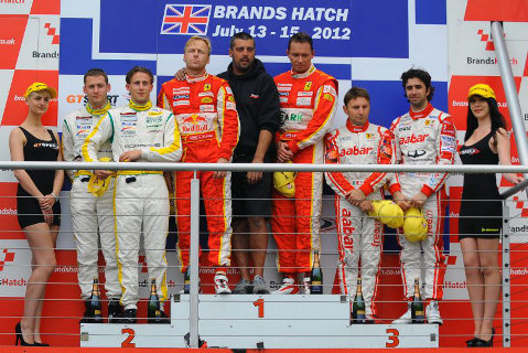 Podium na Brands Hatch