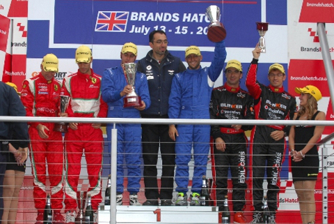 Podium w Brands Hatch | Fot. FOTOSPEEDY