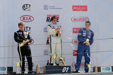 Podium wyścigu 1 | Fot. Dominik Kalamus