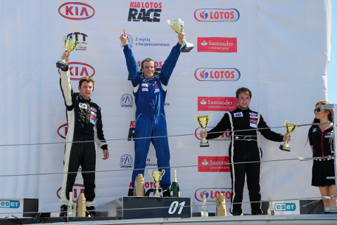 Podium wyścigu 2 | Fot. Dominik Kalamus