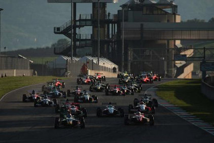 Start w Mugello | Fot. renaultsportitalia.it