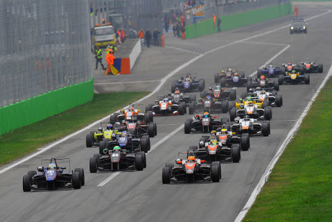 Start na Monzy | Fot. FOTOSPEEDY