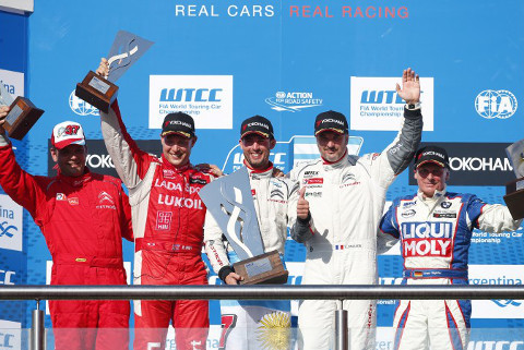 Podium wyścigu 2 | Fot. WTCC