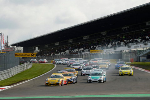 Start na Nürburgringu | Fot. racecam.de