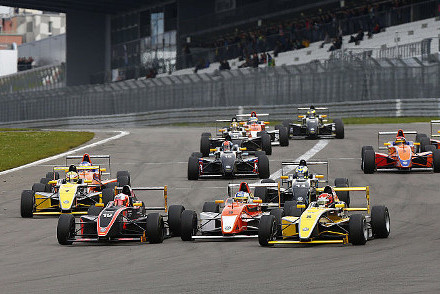 Start na Nürburgringu | Fot. adac-motorsport.de