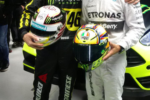 Valentino Rossi i Lewis Hamilton | Fot. Mercedes AMG F1