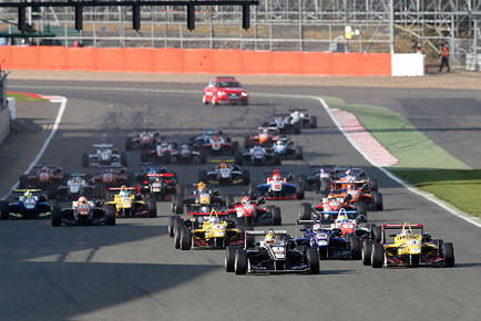 Start na Silverstone | Fot. fiaf3europe.com