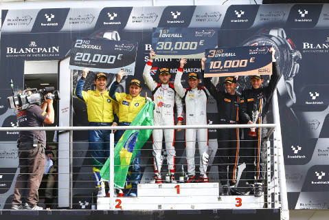 Podium na Brands Hatch | Fot. Olivier Beroud
