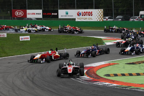 Start na Monzy | Fot. FOTOSPEEDY