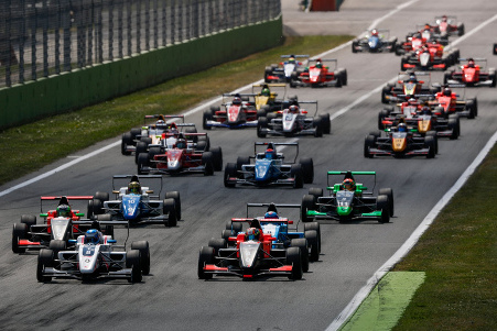 Start na Monzy | Fot. Renault Sport Series