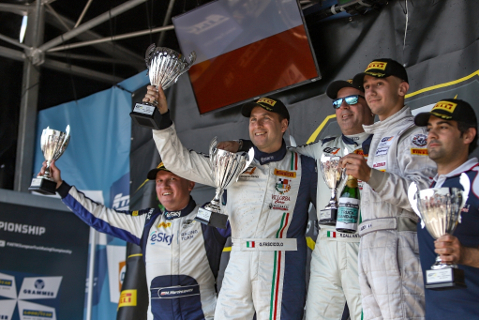Podium AM Cup | Fot. GT4