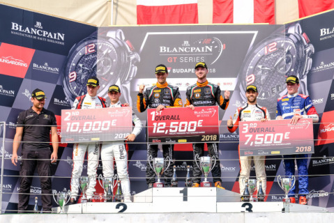 Podium na Hungaroringu | Fot. blancpain-gt-series.