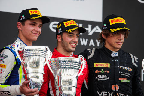 Podium w Abu Zabi | Fot. FIA F2