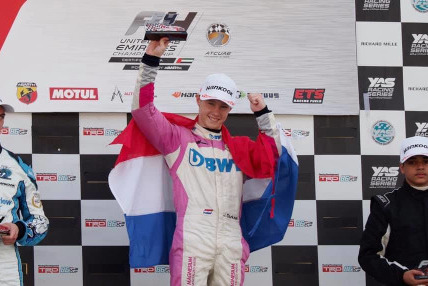 Podium w Abu Zabi | Fot. F4 UAE