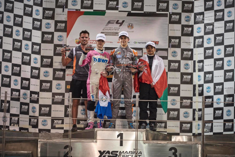 Podium w Abu Zabi | Fot. F4 UAE