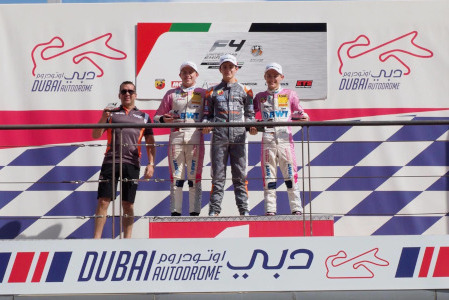 Podium w Dubaju | Fot. F4 UAE