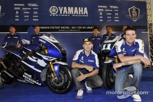 Jorge Lorenzo and Ben Spies with the 2011 Yamaha YZR-M1