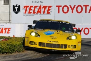 #4 Corvette Racing Chevrolet Corvette C6 ZR1: Oliver Gavin, Jan Magnussen