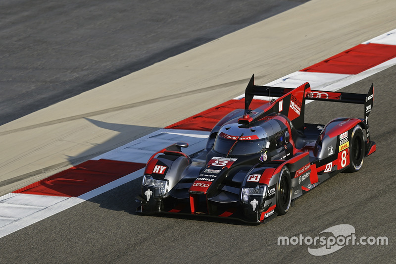 Экипаж Audi R18 в составе Лукаса ди Грасси, Лоика Дюваля и Оливера Джарвиса