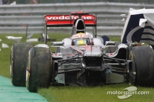 Lewis Hamilton, McLaren Mercedes crashes