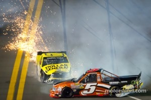 Paulie Harraka, Wauters Motorsport Ford and Jason Leffler, Kyle Busch Motorsports Toyota crash