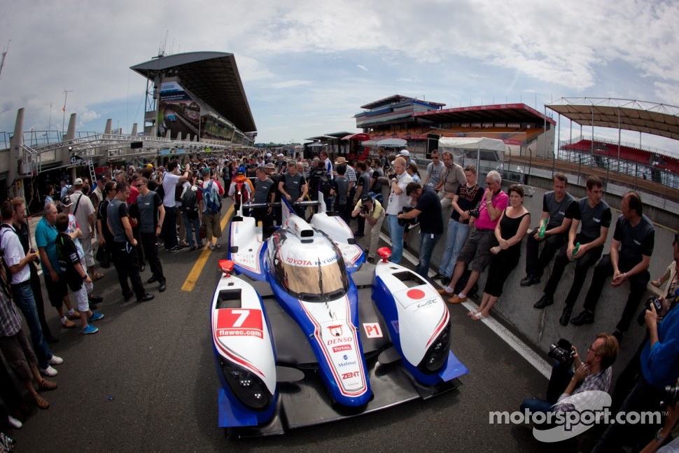 #7 Toyota Racing Toyota TS 030 - Hybrid