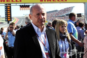 Ron Dennis, McLaren Executive Chairman on the grid