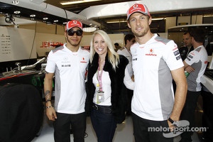 Laurie Krohn with Lewis Hamilton and Jenson Button, McLaren Mercedes
