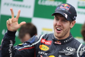 Sebastian Vettel, Red Bull Racing celebrates with the team