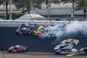 Lap 115 crash: Austin Dillon, Michael Annett, Kasey Kahne, Johanna Long, Hal Martin, Mike Bliss and Jason White crash