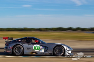 #91 SRT Motorsports SRT Viper GTS-R: Ryan Dalziel, Dominik Farnbacher, Marc Goossens