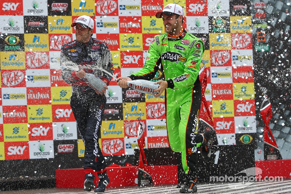 Podium: race winner James Hinchcliffe, Andretti Autosport Chevrolet, second place Takuma Sato, A.J. Foyt Enterprises Honda, third place Marco Andretti, Andretti Autosport Chevrolet