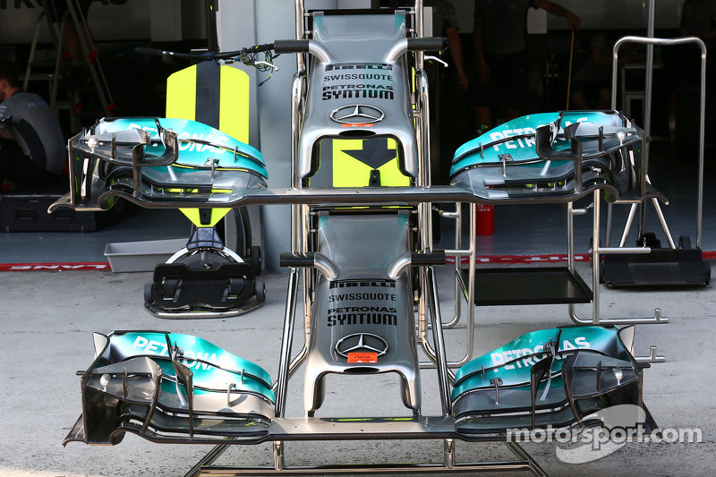 梅赛德斯amg f1 w05赛车前翼细节