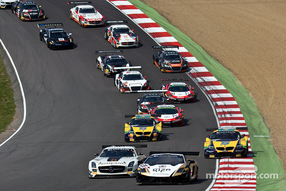 Start: #28 Grasser Racing Team Lamborghini LFII: Hari Proczyk, Jeroen Bleekemolen