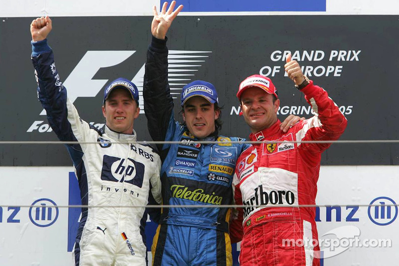 2005. Нюрбургрінг. Подіум: 1. Фернандо Алонсо, Renault. 2. Нік Хайдфельд, Williams-BMW. 3. Рубенс Баррікелло, Ferrari