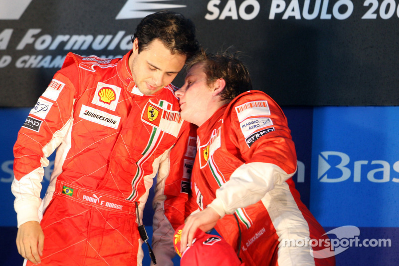 Não foi o que aconteceu. Raikkonen teve atuações apáticas, foi ofuscado por Felipe Massa e terminou o campeonato em terceiro, longe de seu companheiro de equipe.