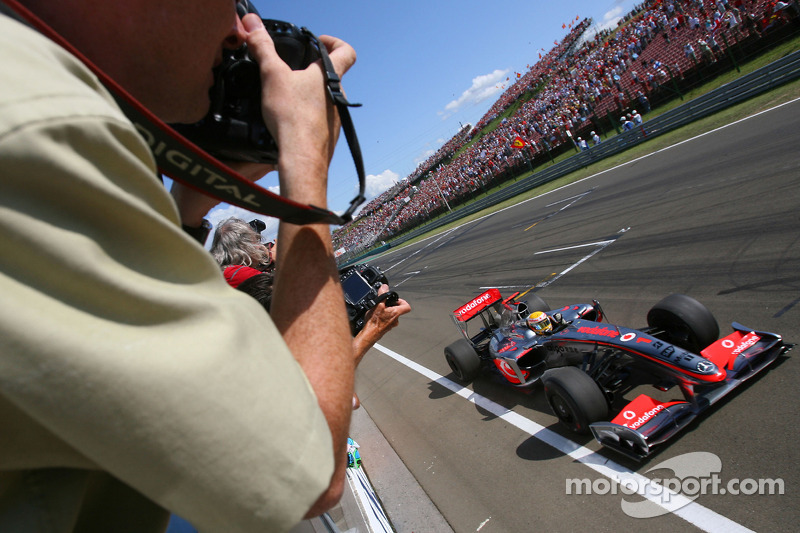 2009 Macaristan GP: Lewis Hamilton, McLaren MP4-24 Mercedes