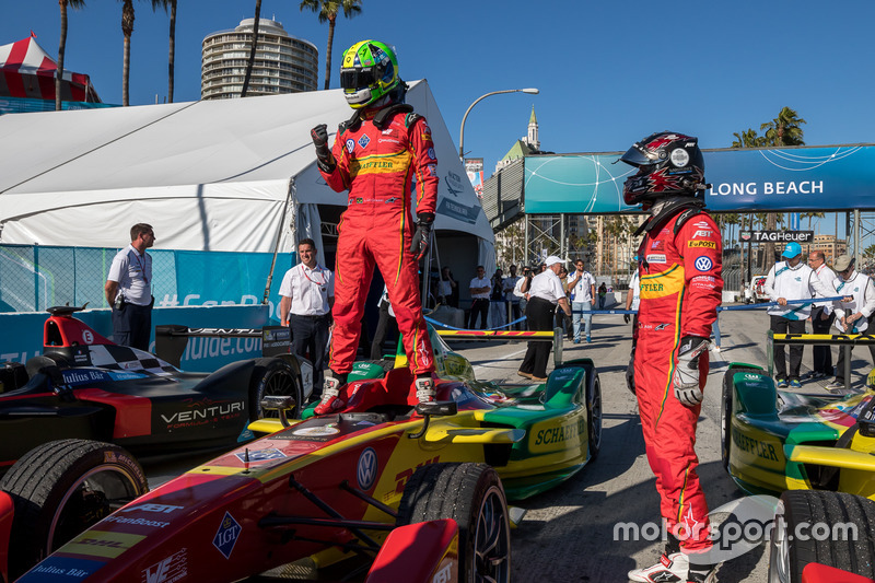 Carrera ganador Lucas di Grassi, Schaeffler de ABT Audi Sport con su compañero de equipo en tercer lugar Daniel Abt, ABT Schaeffler Audi Sport