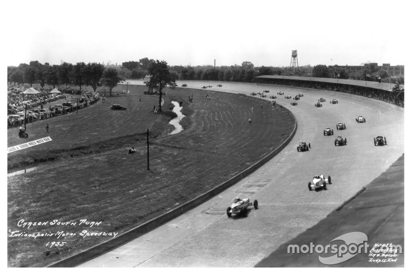 1935: Autos in Turn 1