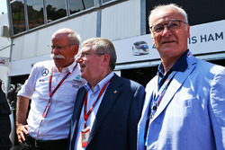 Dr. Dieter Zetsche, Daimler AG CEO with Thomas Bach, IOC President and Claudio Ranieri, Leicester City Manager