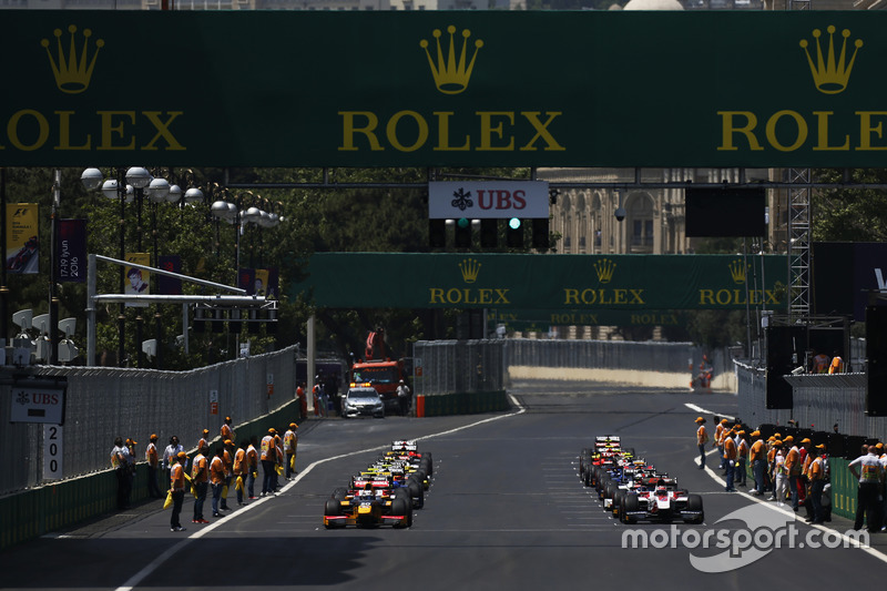 Antonio Giovinazzi, PREMA Racing & Nobuharu Matsushita, ART Grand Prix on the front of the GP2 grid
