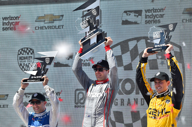 Podium: race winner Will Power, Team Penske Chevrolet, second place Tony Kanaan, Chip Ganassi Racing Chevrolet, third place Graham Rahal, Rahal Letterman Lanigan Racing Honda
