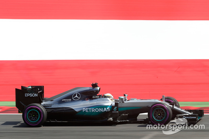 #13: Lewis Hamilton, Mercedes F1 W07 Hybrid, Spielberg 2016: 1:06,228 *