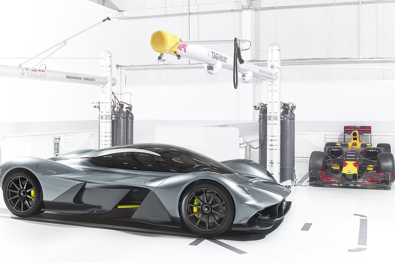 Welk F1-team ontwikkelde samen met Aston Martin deze wagen?